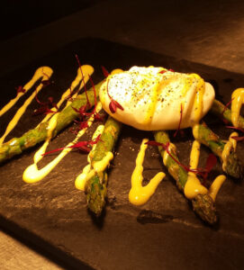 ASPARAGUS & POACHED EGG