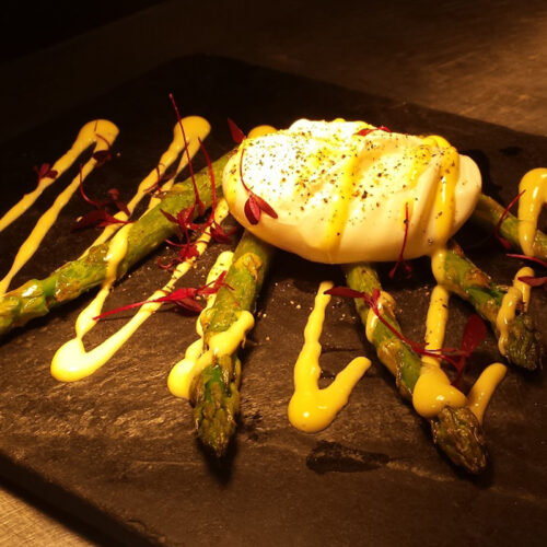 ASPARAGUS & POACHED EGG