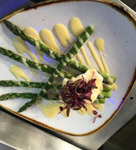 ASPARAGUS & POACHED EGG