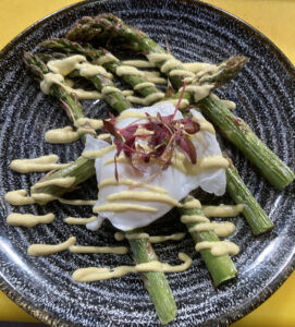ASPARAGUS & POACHED EGG