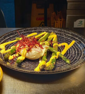 ASPARAGUS & POACHED EGG