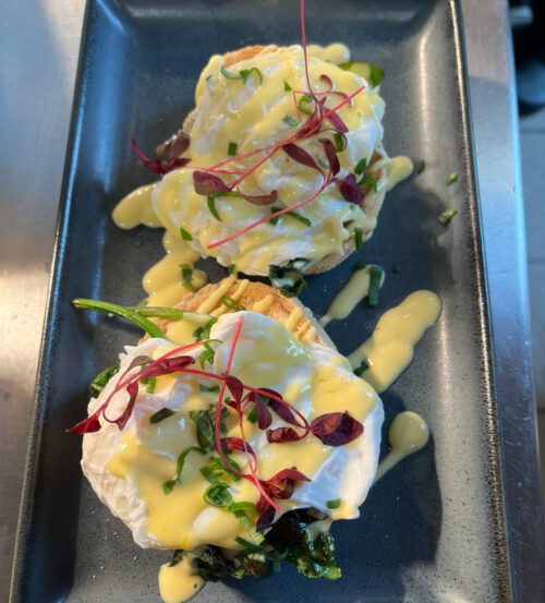 SLOT 504 - INCLUSIVE EGGS FLORENTINE (v)