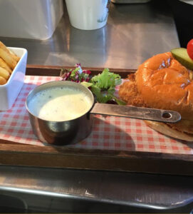 SLOT 721 - BREADED CHICKEN BURGER - DAYTIME MENU