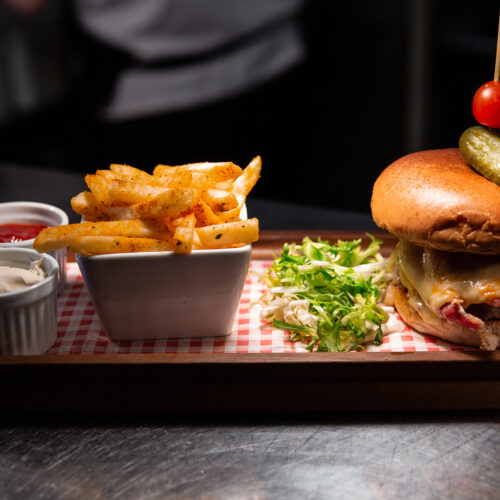 SLOT 43 - PAVILION CHEFS BURGER