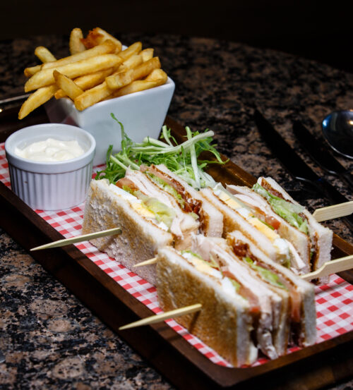 SLOT 719 - CHICKEN CLUB SANDWICH - DAYTIME MENU