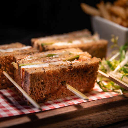 SLOT 76 - LOBSTER CLUB SANDWICH