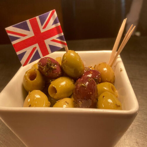 SLOT 21 - OLIVES (VE)