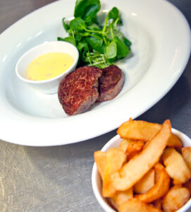 SLOT 32 - 8OZ SIRLION STEAK