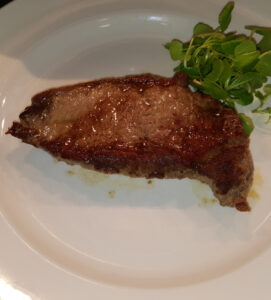 SLOT 32 - 8OZ SIRLION STEAK