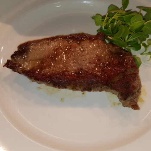 SLOT 32 - 8OZ SIRLION STEAK