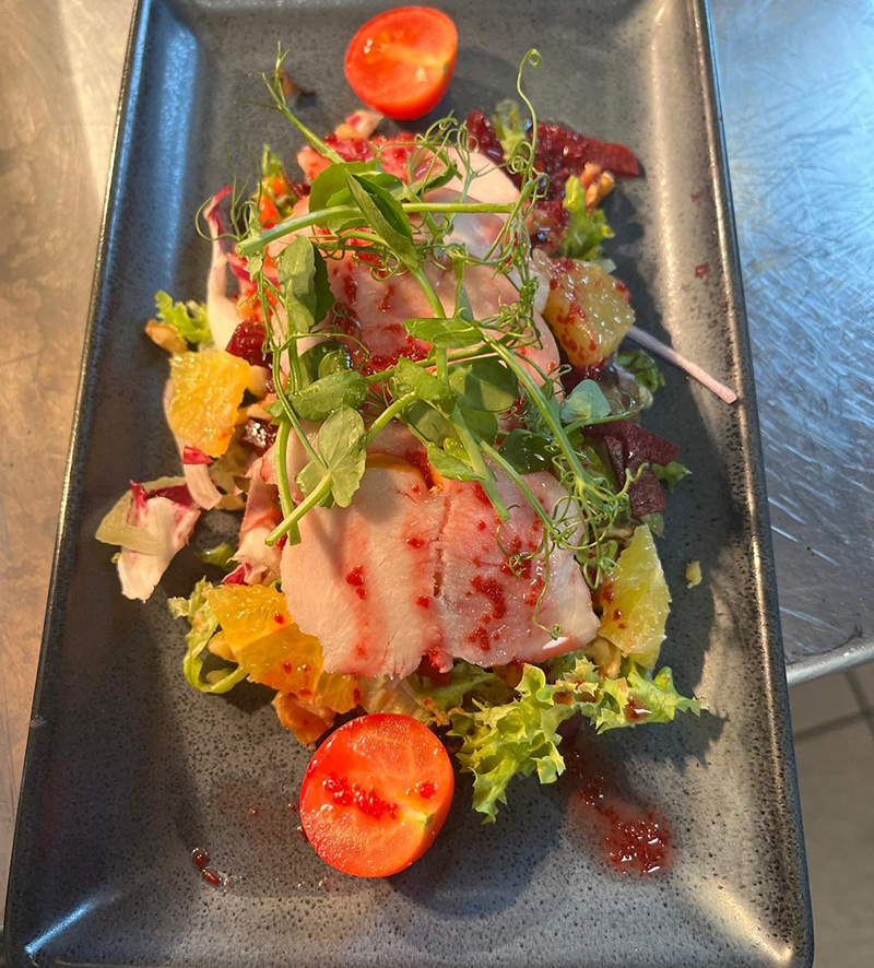 SLOT 542 - FESTIVE EVENING - SMOKED CHICKEN BREAST SLICES & BEETROOT SALAD