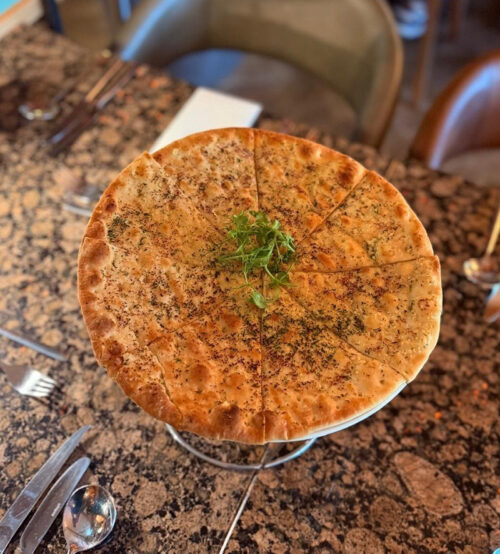 SLOT 701 - GARLIC BREAD WITH CHEESE/TOMATO - DAYTIME MENU