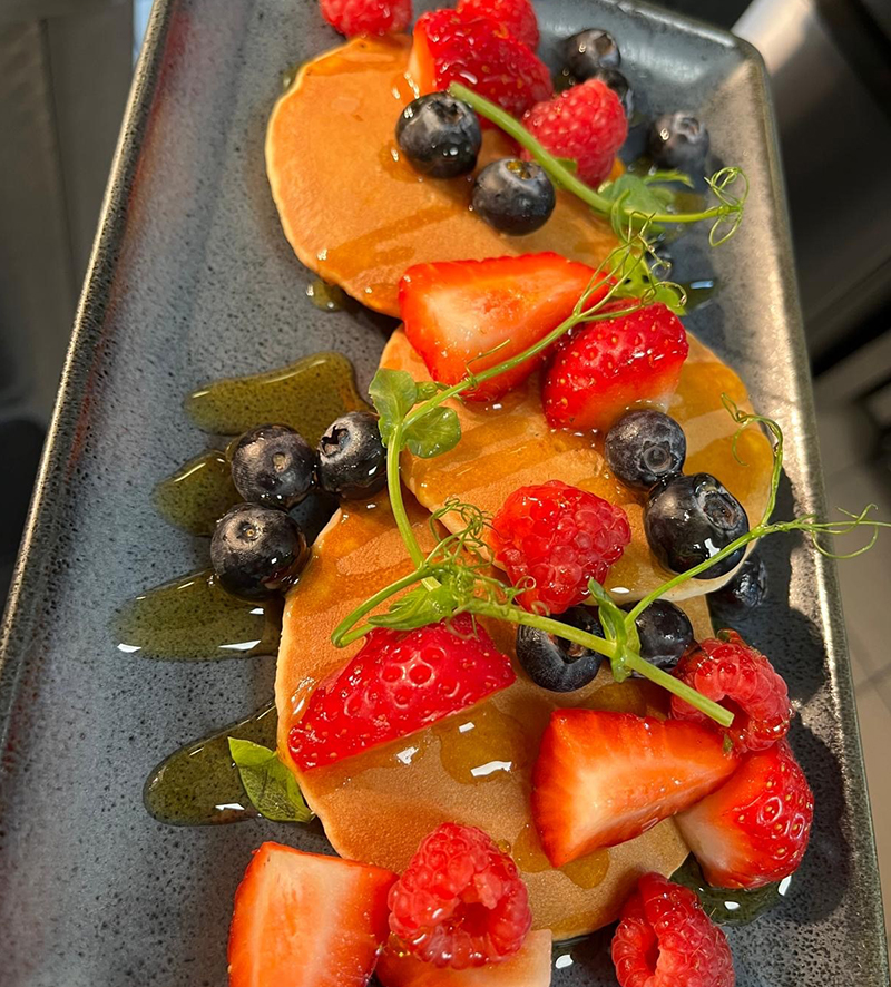 SLOT 7 - PANCAKES BERRIES